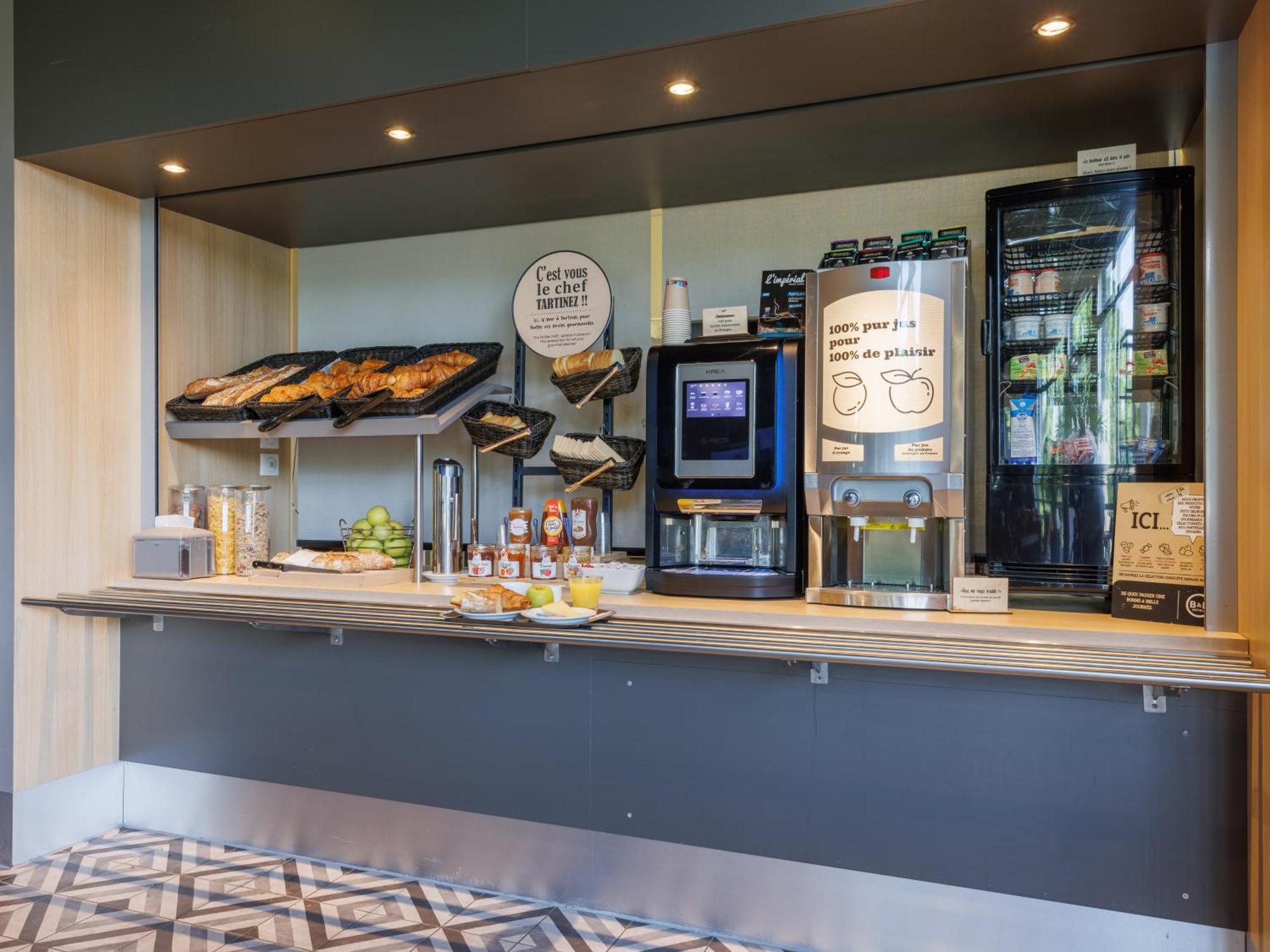 B&B Hotel Clermont-Ferrand Nord Riom Zewnętrze zdjęcie