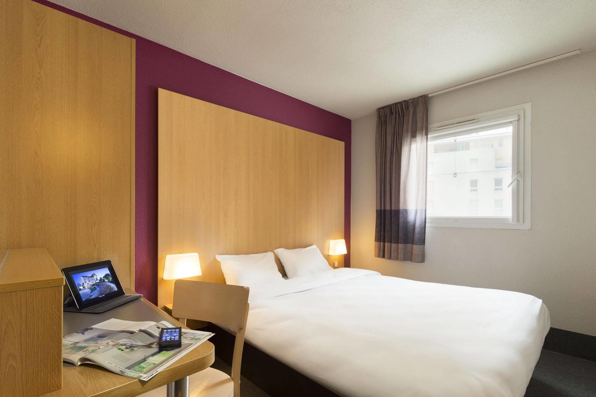 B&B Hotel Clermont-Ferrand Nord Riom Zewnętrze zdjęcie
